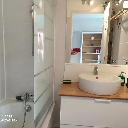 Appartement Val Fan Apt Tout Confort Océan Très Cosy Parking Privé Wifi Grande Terrasse Et Véranda à 2 Mn De La Plage 1 Grand Lit Et 1 Canapé Lit Personnes Max 4 *