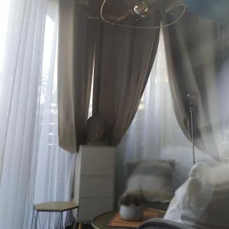 Appartement Val Fan Apt Tout Confort Océan Très Cosy Parking Privé Wifi Grande Terrasse Et Véranda à 2 Mn De La Plage 1 Grand Lit Et 1 Canapé Lit Personnes Max 4 Lacanau